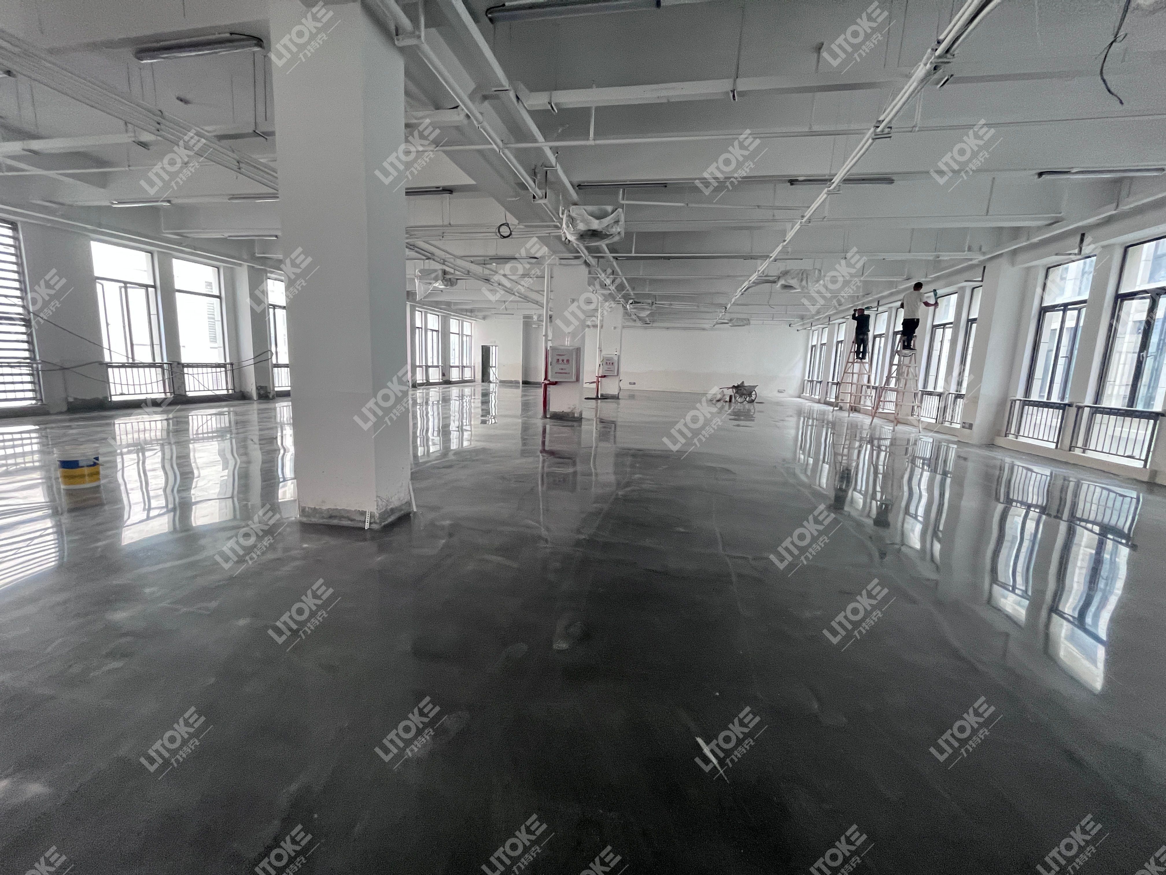 環(huán)氧地坪 vs 金剛砂地坪，工廠車間選擇哪種更劃算？